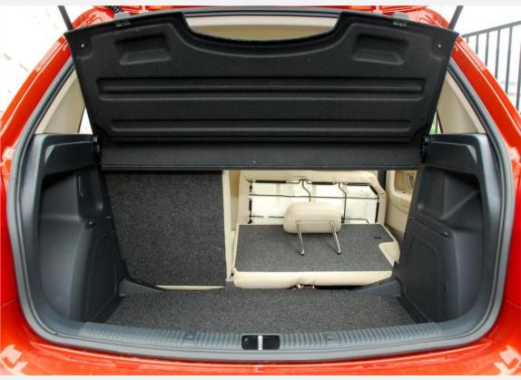 晶锐 2011款 1.6L 自动晶灵版 车厢座椅   后备厢