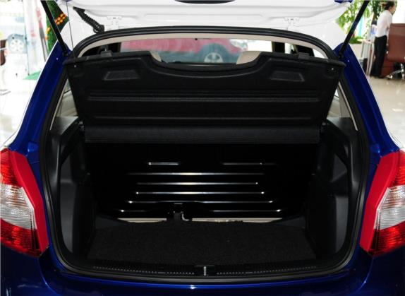 晶锐 2012款 1.4L 手动晶致版 车厢座椅   后备厢