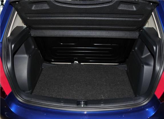 晶锐 2012款 1.4L 自动晶致版 车厢座椅   后备厢