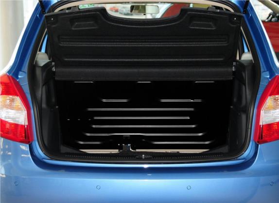 晶锐 2012款 1.4L 手动晶灵版 车厢座椅   后备厢
