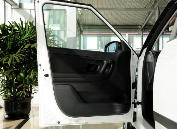晶锐 2012款 1.6L 手动酷黑版 车厢座椅   前门板