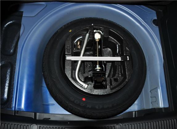 晶锐 2012款 1.6L 自动酷黑版 其他细节类   备胎