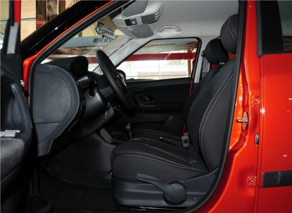 晶锐 2012款 1.6L 自动酷黑版 车厢座椅   前排空间