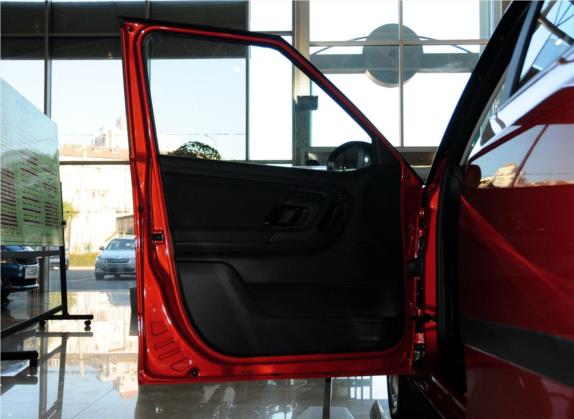 晶锐 2012款 1.6L 自动酷黑版 车厢座椅   前门板