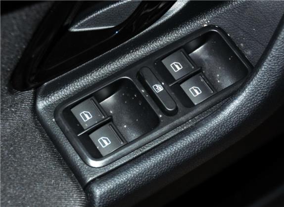 晶锐 2012款 1.6L 自动酷黑版 车厢座椅   门窗控制