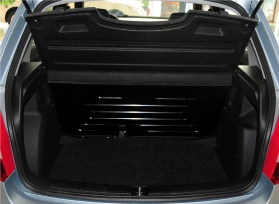 晶锐 2012款 1.6L 五周年典藏版 车厢座椅   后备厢