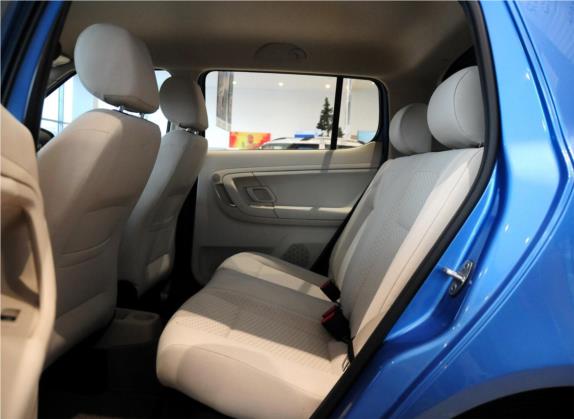 晶锐 2014款 1.4L 手动晶致版 车厢座椅   后排空间