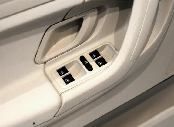 晶锐 2014款 1.4L 手动晶致版 车厢座椅   门窗控制