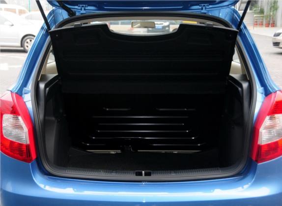 晶锐 2014款 1.4L 自动晶致版 车厢座椅   后备厢