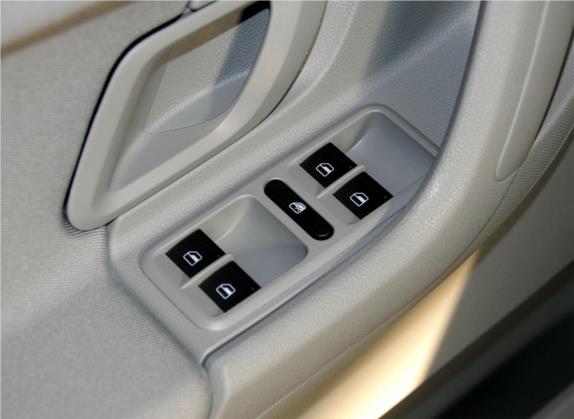 晶锐 2014款 1.4L 手动晶灵版 车厢座椅   门窗控制