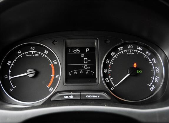 晶锐 2014款 1.6L 自动Monte carlo版 中控类   仪表盘