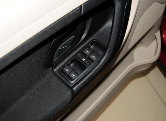晶锐 2014款 1.6L Scout 车厢座椅   门窗控制