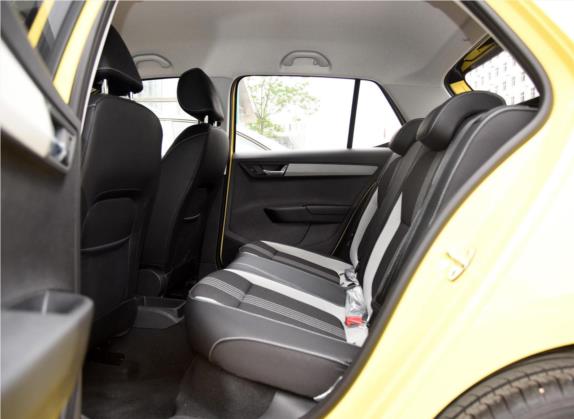 晶锐 2015款 1.6L 自动运动版 车厢座椅   后排空间