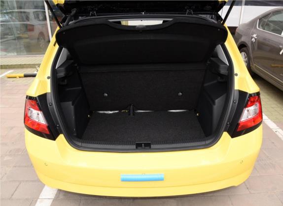 晶锐 2015款 1.6L 自动运动版 车厢座椅   后备厢