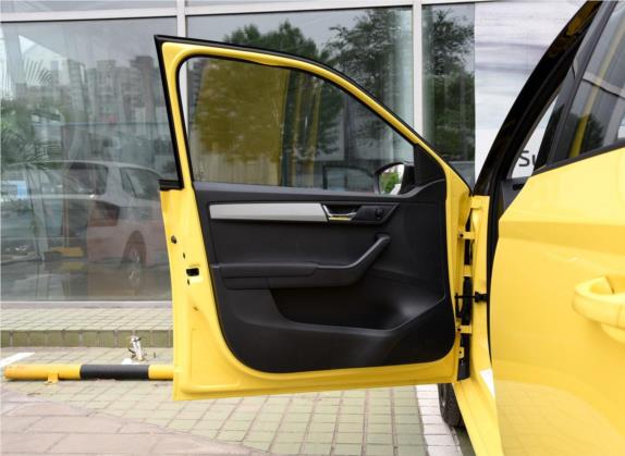 晶锐 2015款 1.6L 自动运动版 车厢座椅   前门板