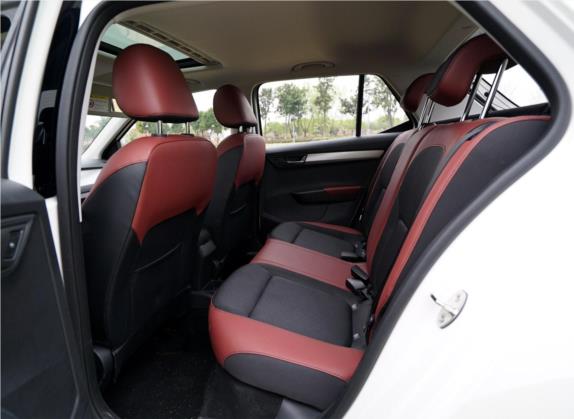 晶锐 2015款 1.6L 自动智行版 车厢座椅   后排空间