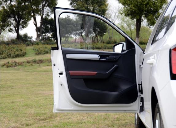 晶锐 2015款 1.6L 自动智行版 车厢座椅   前门板