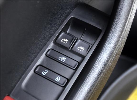 晶锐 2015款 1.6L 自动智行版 车厢座椅   门窗控制