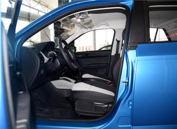 晶锐 2015款 1.4L 手动前行版 车厢座椅   前排空间
