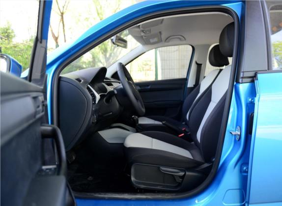 晶锐 2015款 1.4L 自动前行版 车厢座椅   前排空间