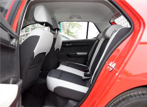 晶锐 2015款 1.6L 自动创行版 车厢座椅   后排空间