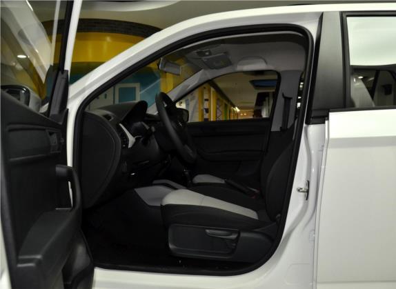 晶锐 2016款 1.4L 自动车享版 车厢座椅   前排空间