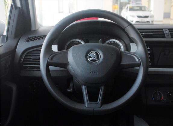晶锐 2017款 1.4L 手动车享版 中控类   驾驶位