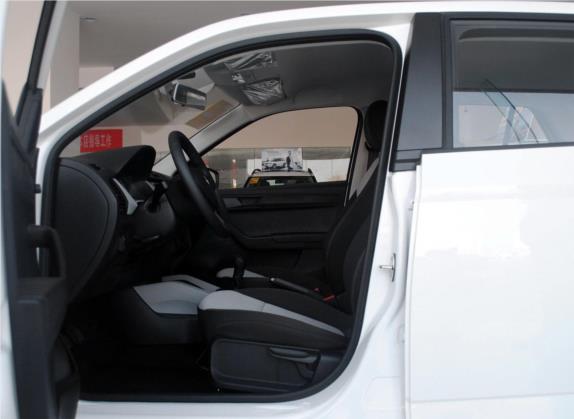 晶锐 2017款 1.4L 手动车享版 车厢座椅   前排空间