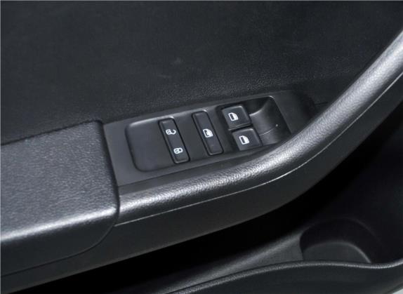晶锐 2017款 1.4L 手动车享版 车厢座椅   门窗控制