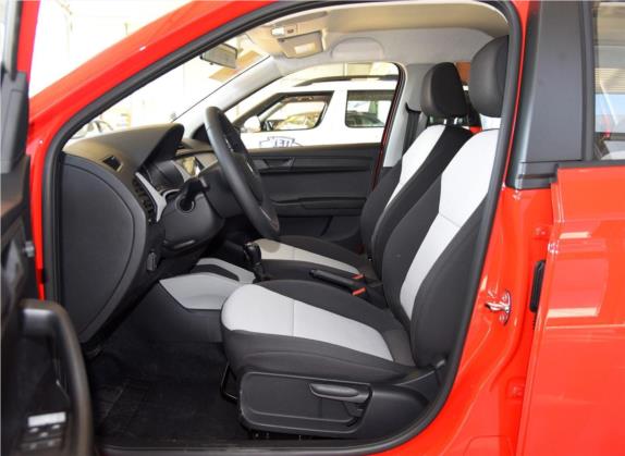 晶锐 2017款 1.4L 自动车享版 车厢座椅   前排空间