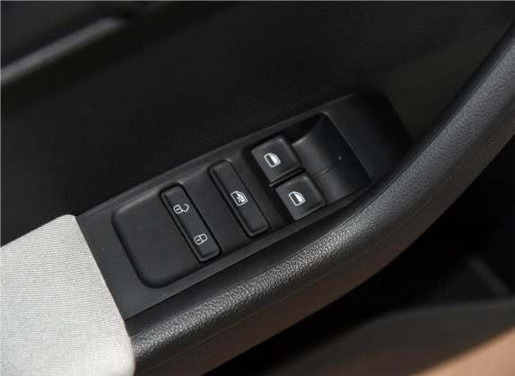 晶锐 2017款 1.4L 手动创行版 车厢座椅   门窗控制
