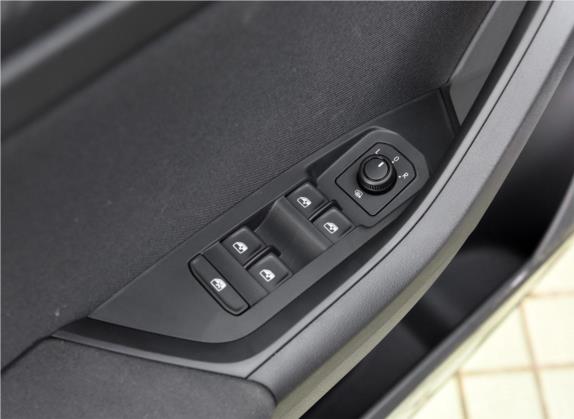 柯迪亚克 2017款 TSI330 5座两驱标准版 车厢座椅   门窗控制