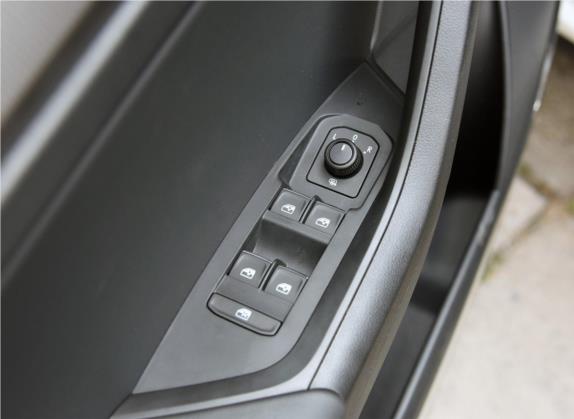 柯迪亚克 2017款 TSI330  5座两驱舒适版 车厢座椅   门窗控制