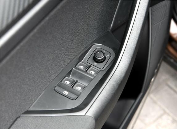 柯迪亚克 2018款 TSI330 5座两驱标准版 车厢座椅   门窗控制
