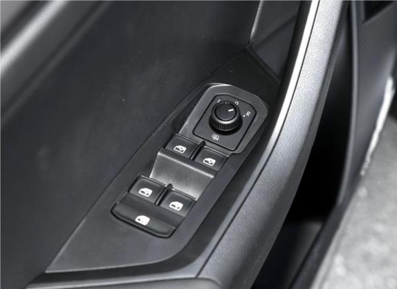 柯迪亚克 2018款 TSI330 5座两驱豪华版 车厢座椅   门窗控制