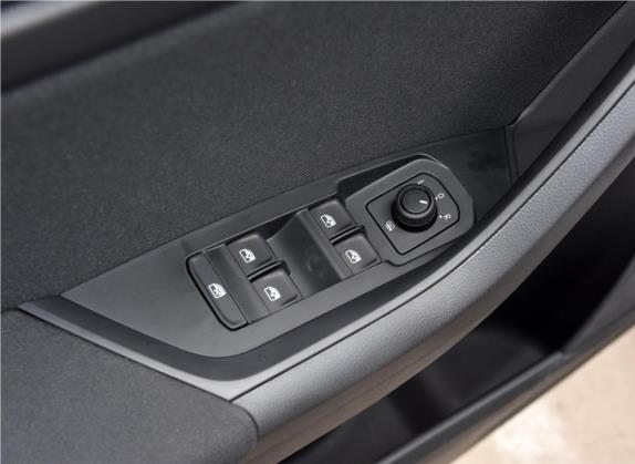 柯迪亚克 2019款 改款 TSI330 5座两驱标准版 国VI 车厢座椅   门窗控制