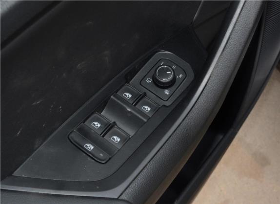 柯迪亚克 2019款 改款 TSI330 5座两驱舒适版 国V 车厢座椅   门窗控制