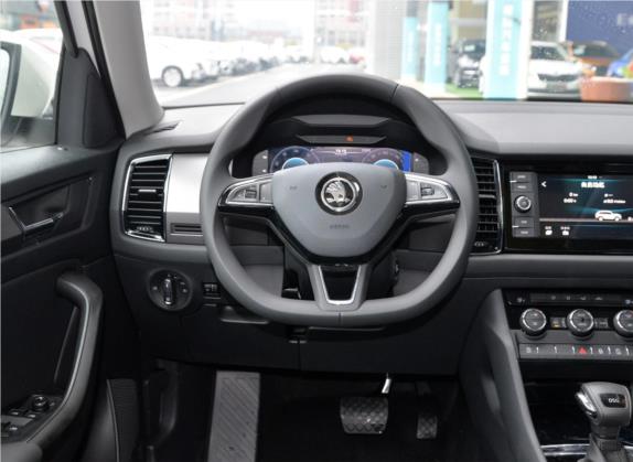 柯迪亚克 2019款 改款 TSI330 5座两驱舒适版 国VI 中控类   驾驶位