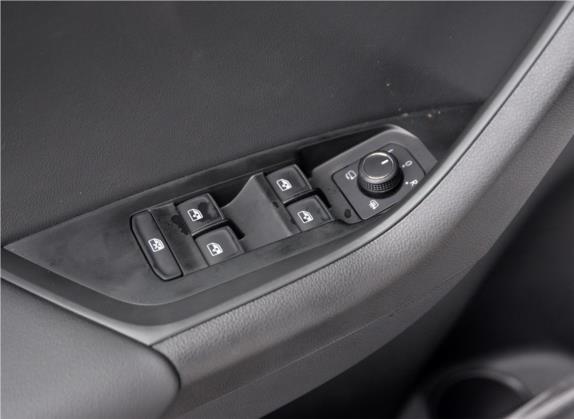 柯迪亚克 2019款 改款 TSI330 5座两驱舒适版 国VI 车厢座椅   门窗控制