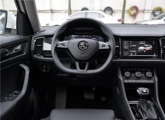 柯迪亚克 2019款 改款 TSI330 7座两驱豪华优享版 国VI 中控类   驾驶位
