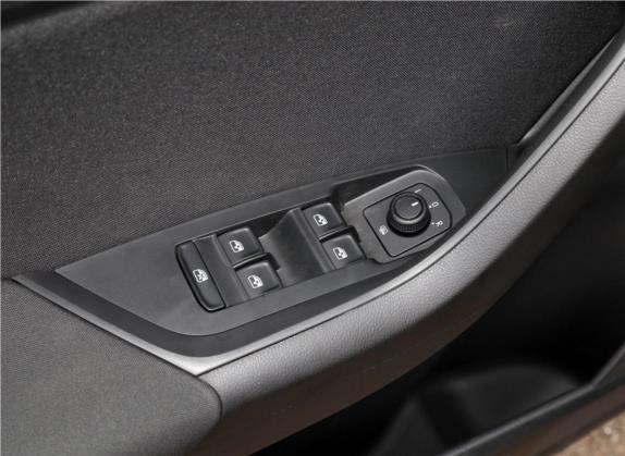 柯迪亚克 2020款 TSI330 5座两驱标准版 车厢座椅   门窗控制