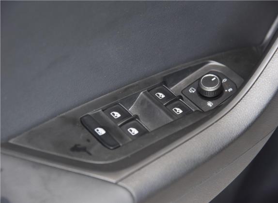 柯迪亚克 2020款 TSI330 5座两驱舒适版 车厢座椅   门窗控制