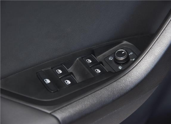 柯迪亚克 2020款 TSI330 5座两驱豪华优享版 车厢座椅   门窗控制