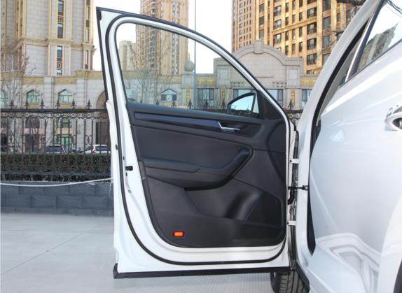 柯迪亚克 2022款 TSI330 5座两驱尊享版 车厢座椅   前门板