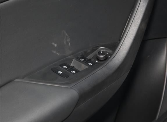 柯迪亚克 2022款 TSI330 5座两驱尊享版 车厢座椅   门窗控制