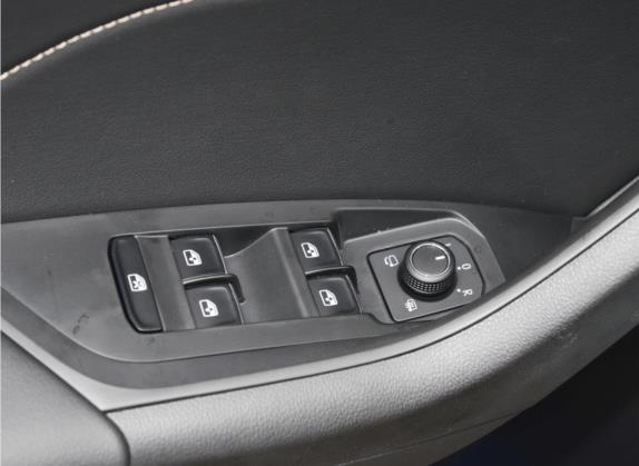 柯迪亚克 2022款 改款 TSI330 5座两驱奢享版 车厢座椅   门窗控制