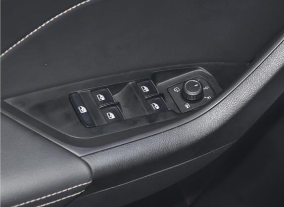 柯迪亚克 2022款 改款 TSI330 7座两驱奢享版 车厢座椅   门窗控制