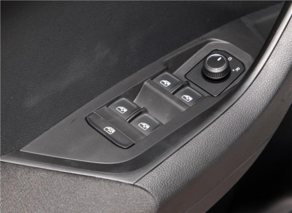 柯珞克 2019款 TSI280 智行舒适版 国VI 车厢座椅   门窗控制