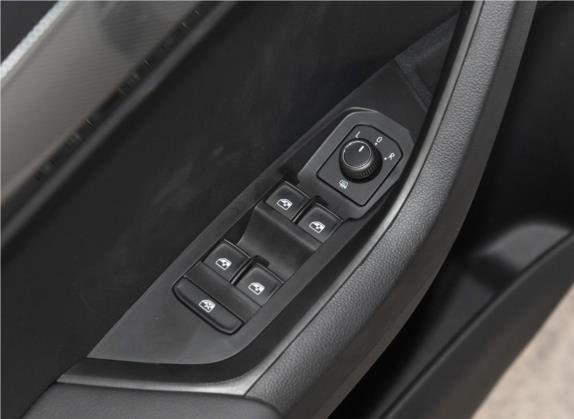 柯珞克 2019款 TSI280 智行优享版 国V 车厢座椅   门窗控制