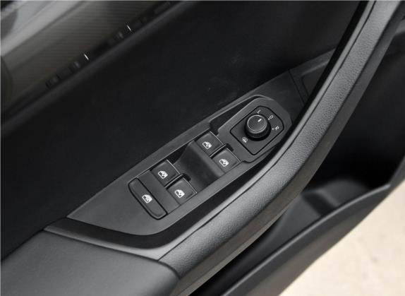 柯珞克 2019款 TSI280 智行豪华版 国V 车厢座椅   门窗控制